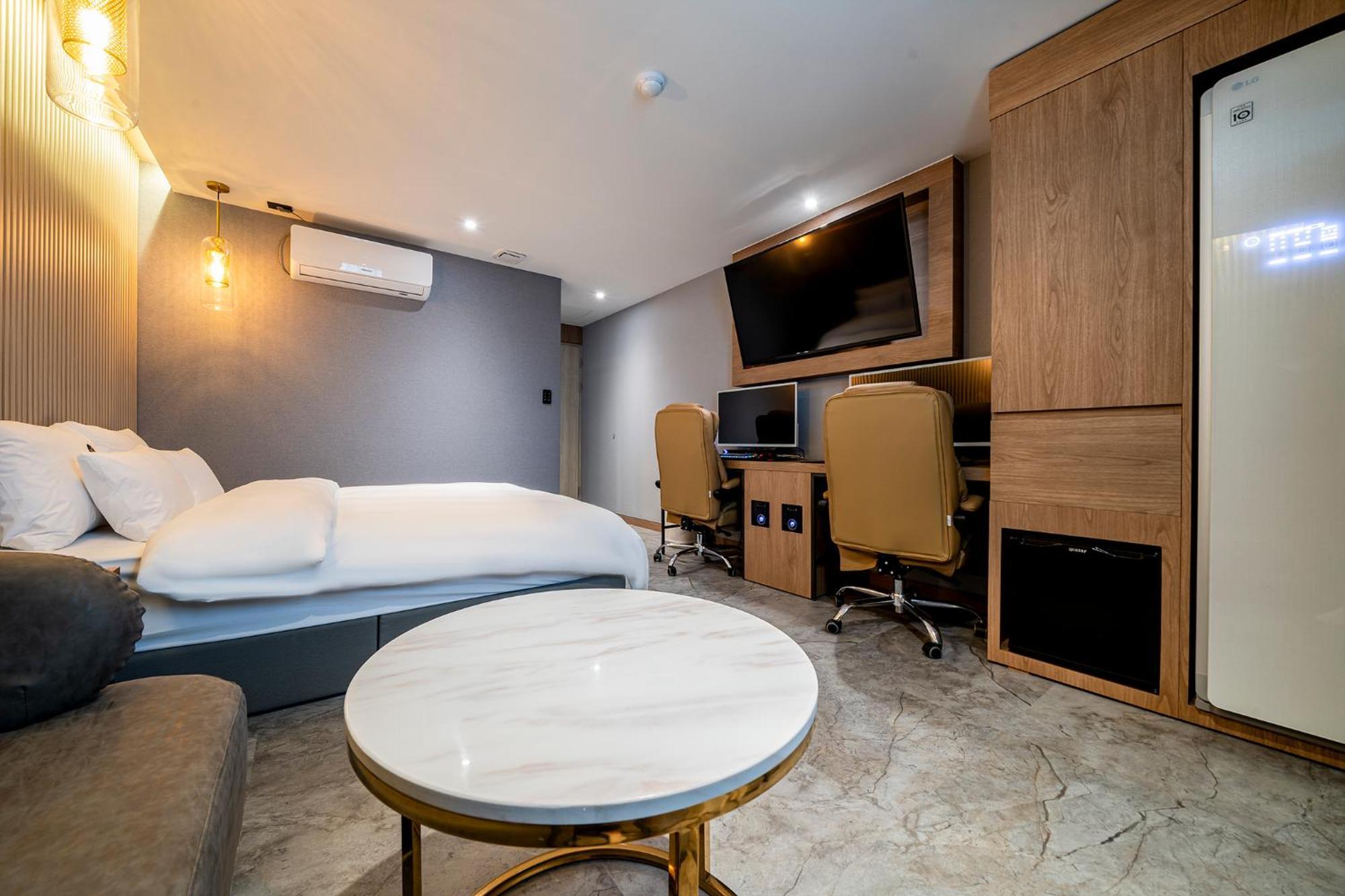 Urban Brown Hotel Chungju City Hall Exterior photo